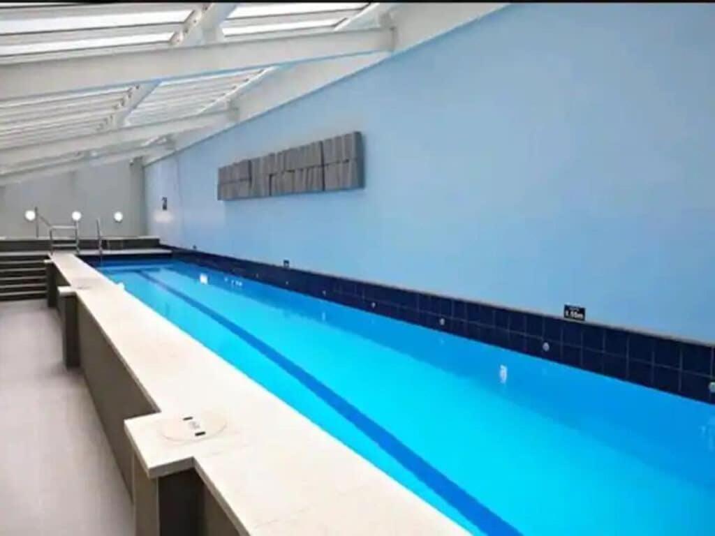 Lovely Bright Apartment With Balcony Pool And Gym Оукланд Екстериор снимка